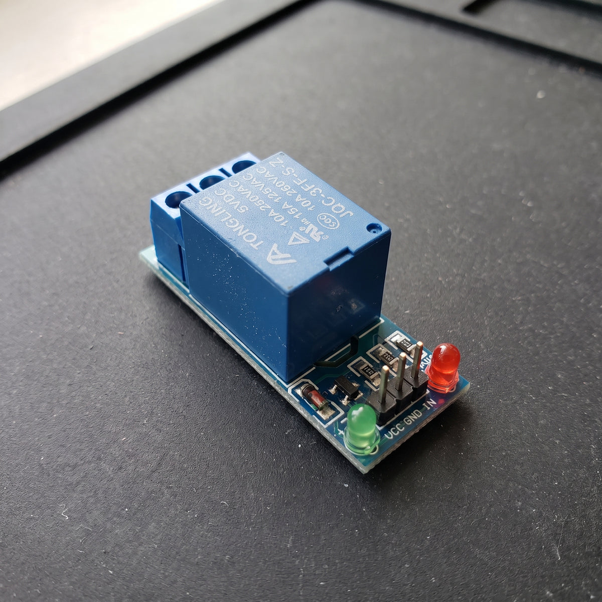 1 channel 5V relay module with optocoupler isolation for Arduino and ESP32